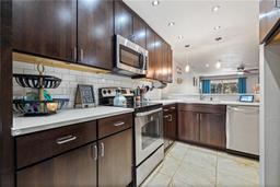 Picture of 14910 Par Club Circle, Tampa, FL 33618