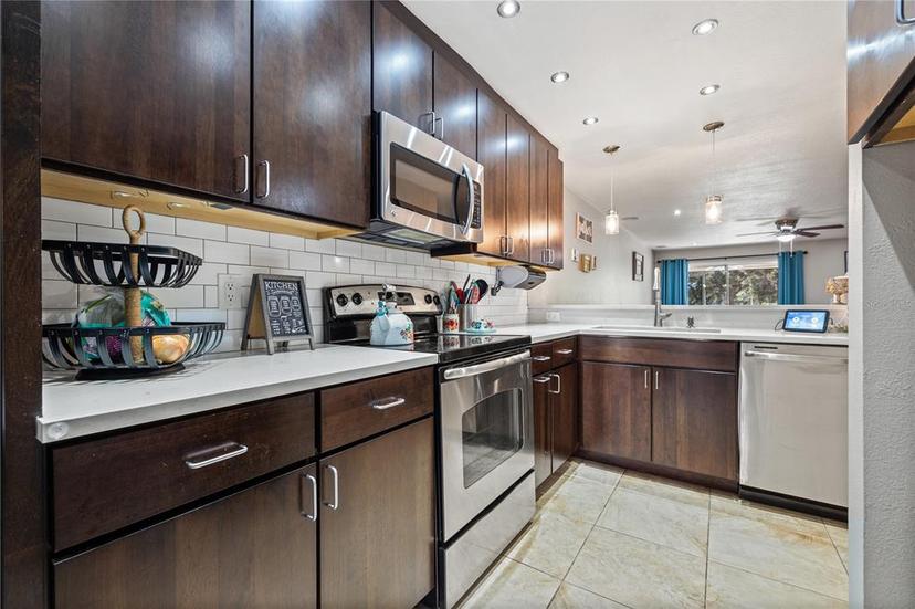 Picture of 14910 Par Club Circle, Tampa FL 33618