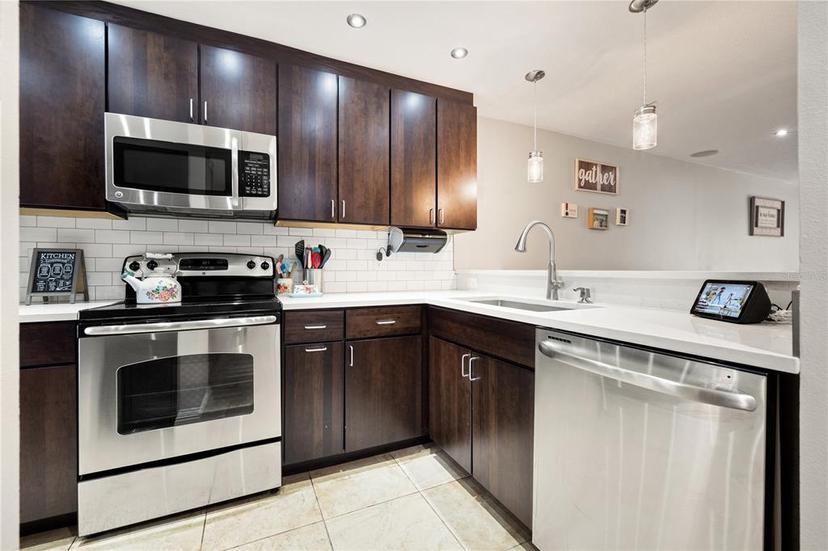 Picture of 14910 Par Club Circle, Tampa FL 33618
