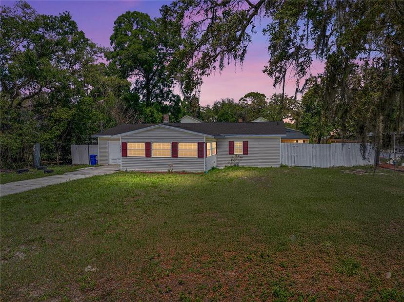Picture of 34477 Poinsettia Place, Dade City FL 33523
