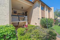 Picture of 2640 Clubhouse Drive Unit 204, Sarasota, FL 34232