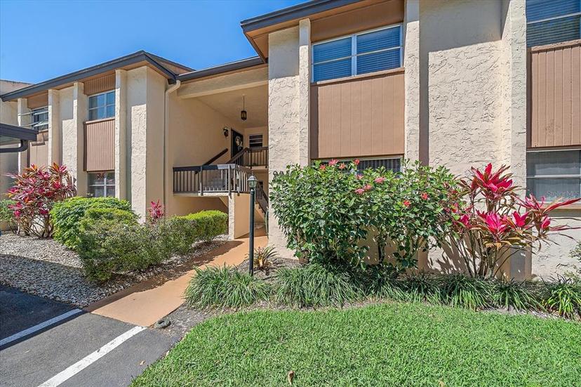 Picture of 2640 Clubhouse Drive Unit 204, Sarasota FL 34232