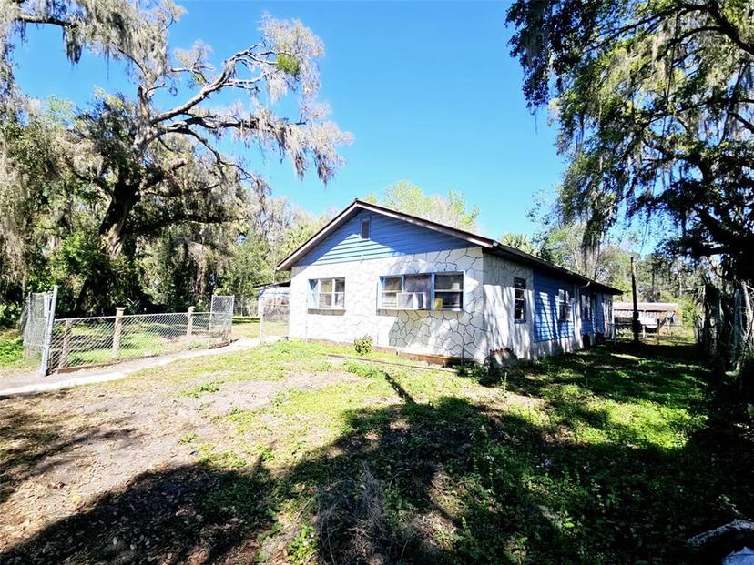 Picture of 4657 Cr 303, Lake Panasoffkee FL 33538