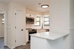 Picture of 8706 NW 37Th Circle, Gainesville, FL 32653