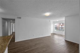 Picture of 5156 Conroy Road Unit 1124, Orlando, FL 32811