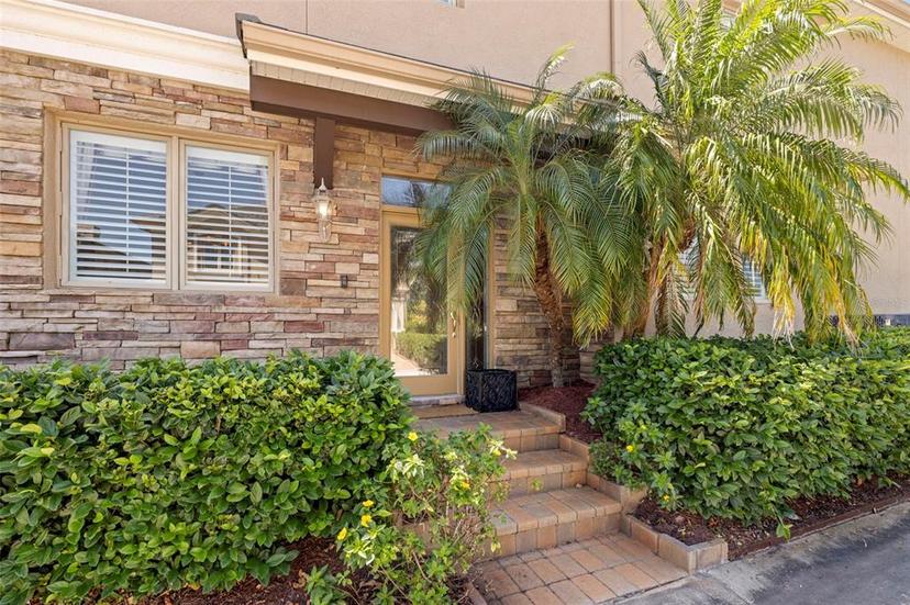 Picture of 648 Saxony Boulevard, St Petersburg FL 33716