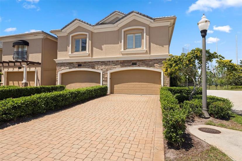 Picture of 648 Saxony Boulevard, St Petersburg FL 33716
