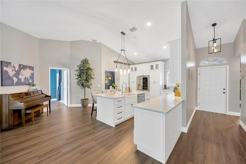 Picture of 1623 Bayhill Drive, Oldsmar FL 34677