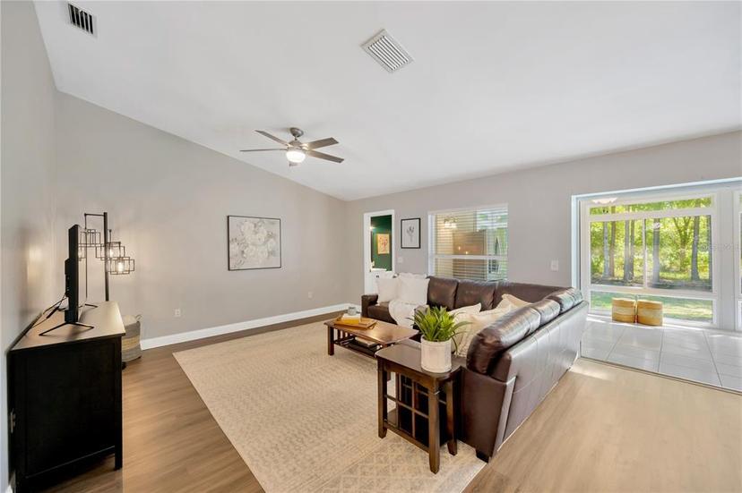 Picture of 1623 Bayhill Drive, Oldsmar FL 34677
