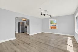 Picture of 4701 6Th Avenue S, St Petersburg, FL 33711