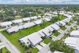 Picture of 5448 Crestlake Boulevard Unit 158, Sarasota, FL 34233