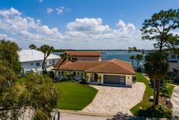 Picture of 2096 Tanglewood Way Ne, St Petersburg, FL 33702