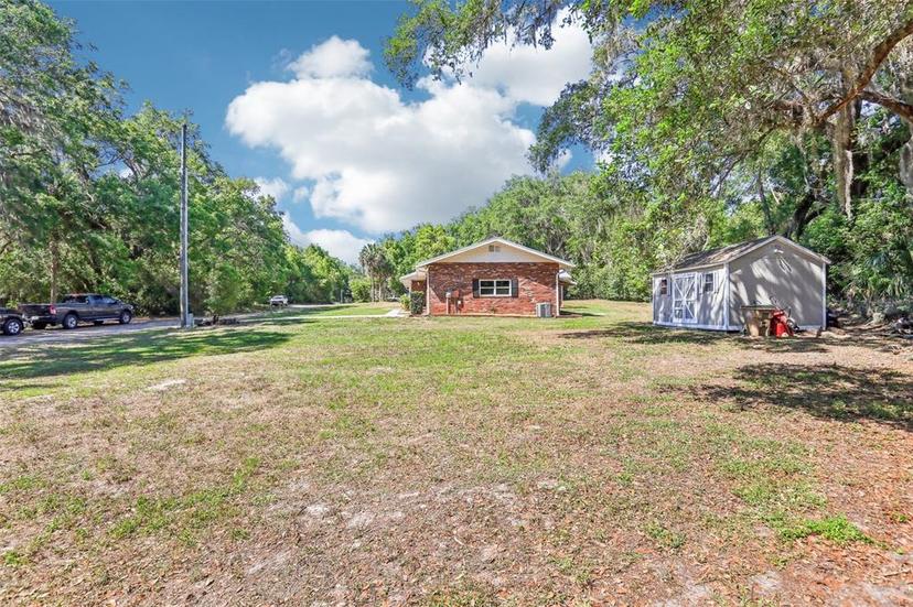 Picture of 42116 E Lakeview Drive, Altoona FL 32702