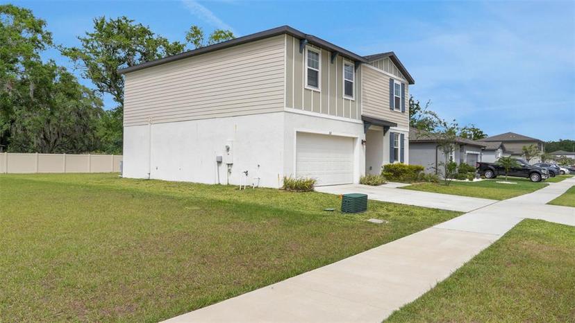 Picture of 203 Lovely Court, Plant City FL 33566