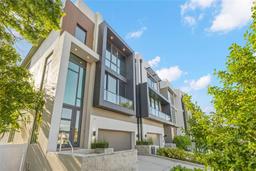 Picture of 98 W Davis Boulevard, Tampa, FL 33606