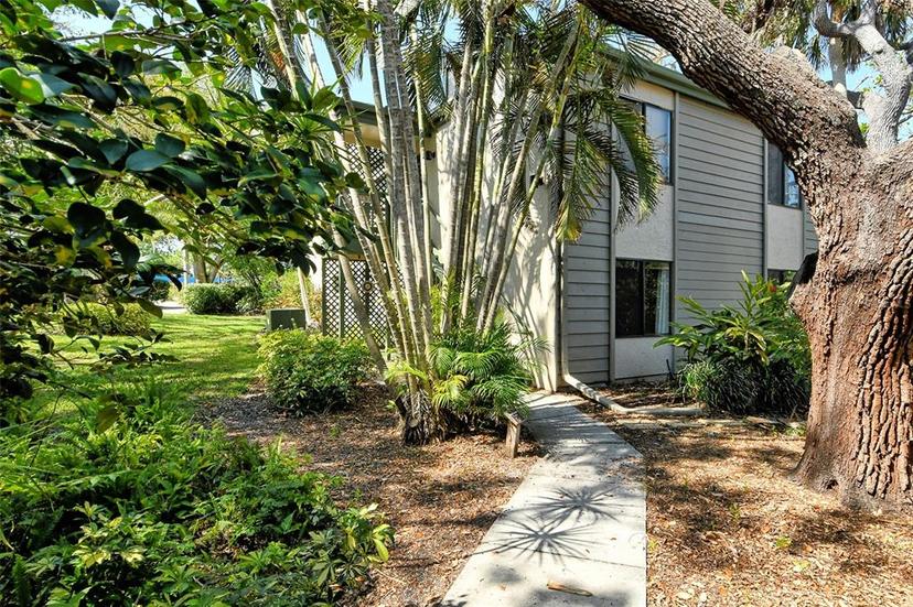 Picture of 1532 Pelican Point Drive Unit Ba139, Sarasota FL 34231