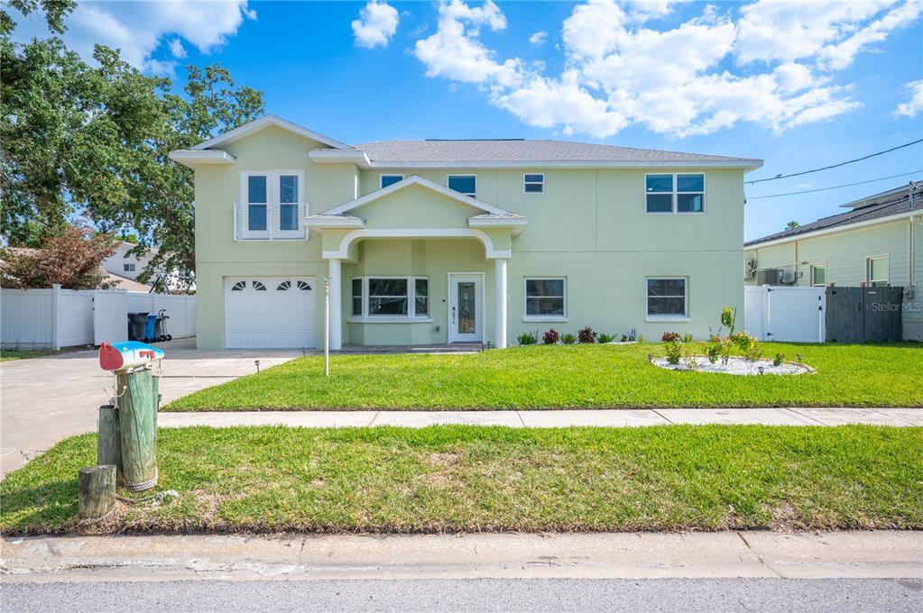 Picture of 8704 Bay Crest Lane, Tampa, FL 33615