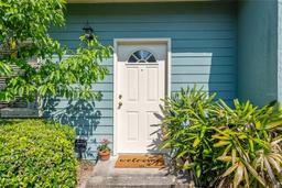 Picture of 501 SW 75Th Street Unit D14, Gainesville, FL 32607