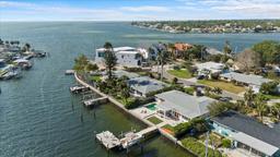Picture of 2540 S Shore Drive Se, St Petersburg, FL 33705