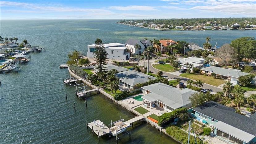 Picture of 2540 S Shore Drive Se, St Petersburg FL 33705