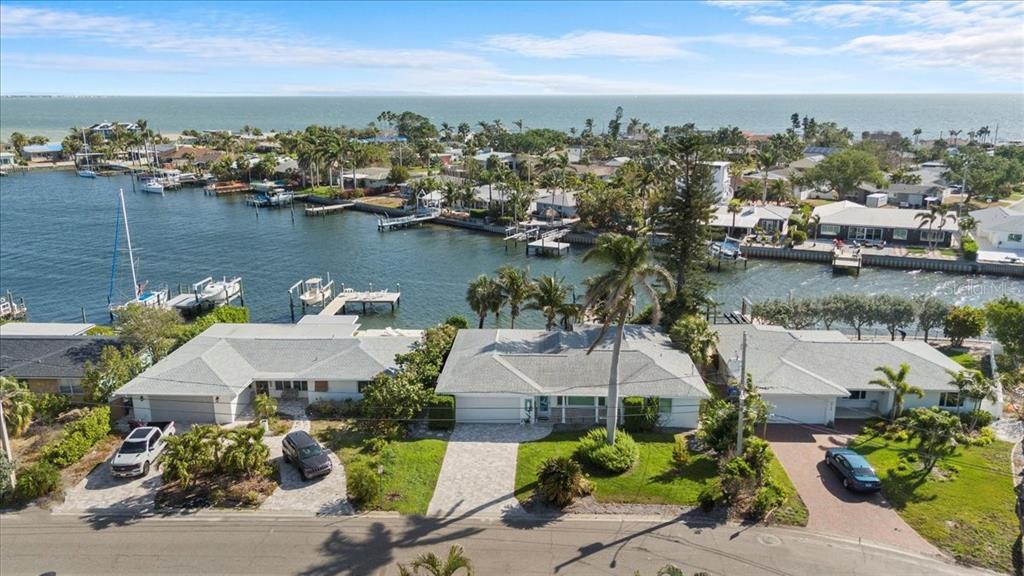 Picture of 2540 S Shore Drive Se, St Petersburg, FL 33705