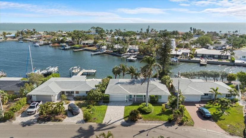 Picture of 2540 S Shore Drive Se, St Petersburg FL 33705