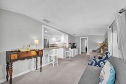 Picture of 630 48Th Avenue N, St Petersburg, FL 33703