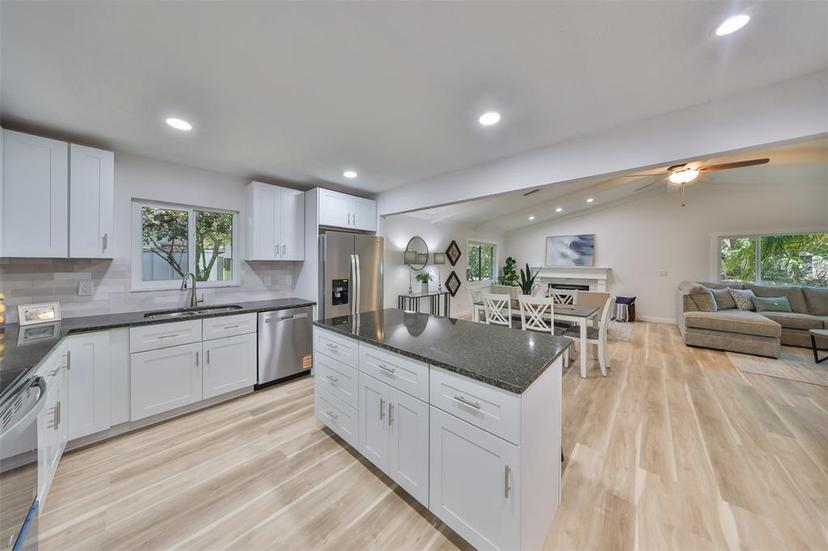 Picture of 940 Woodland Drive, Palm Harbor FL 34683