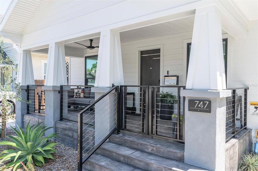 Picture of 747 2Nd Street N, St Petersburg FL 33701