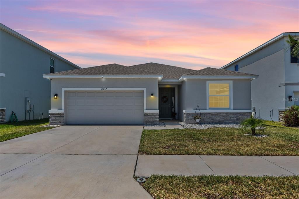Picture of 13757 Wineberry Drive, Dade City, FL 33525