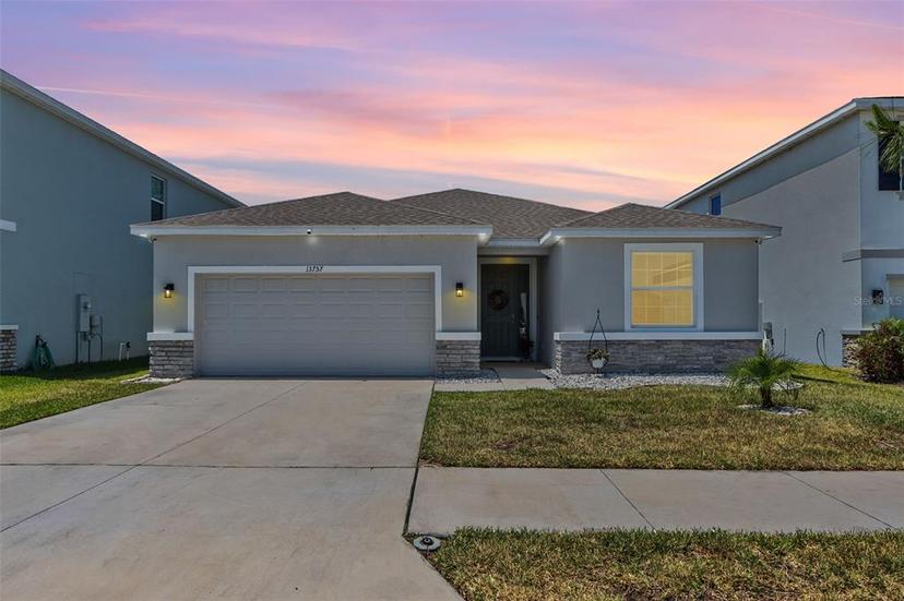 Picture of 13757 Wineberry Drive, Dade City FL 33525