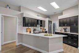 Picture of 5605 Glencrest Boulevard, Tampa, FL 33625