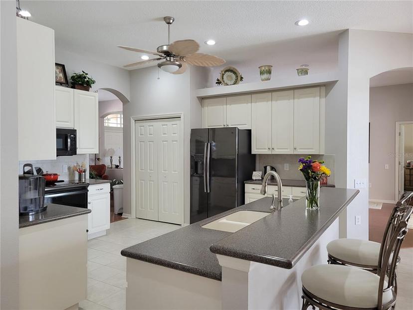 Picture of 16106 Bridgedale Drive, Lithia FL 33547