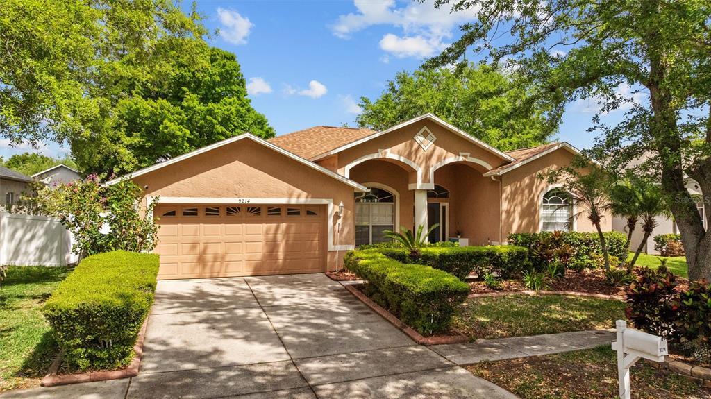 Picture of 9214 Estate Cove Cir, Riverview, FL 33578