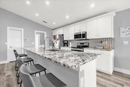 Picture of 982 Inverness Way, Lake Alfred, FL 33850