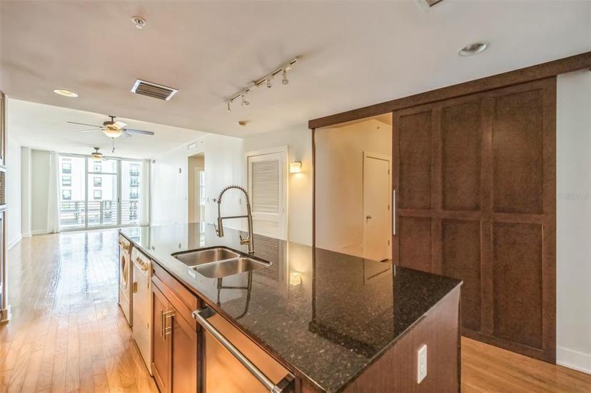 Picture of 1120 E Kennedy Boulevard Unit 615, Tampa FL 33602