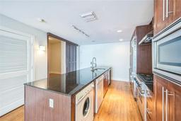 Picture of 1120 E Kennedy Boulevard Unit 615, Tampa, FL 33602