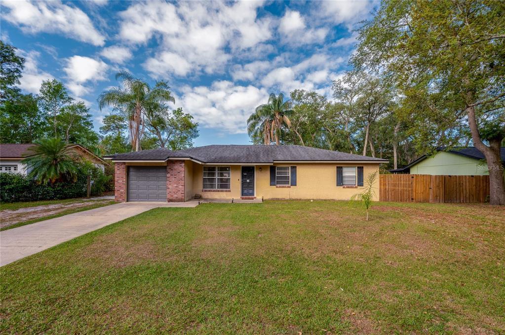 Picture of 105 Laguna Ct, Sanford, FL 32773
