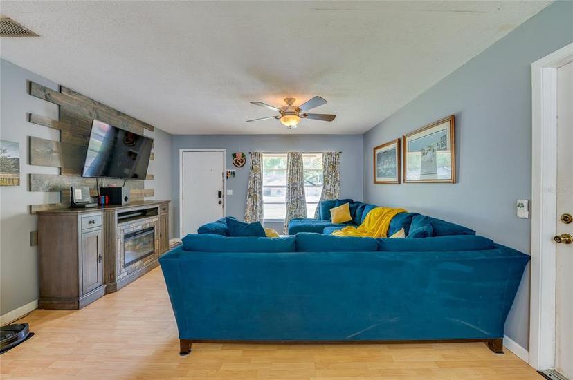 Picture of 105 Laguna Ct, Sanford FL 32773