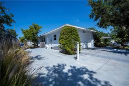 Picture of 271 Manor Road, Venice, FL 34293