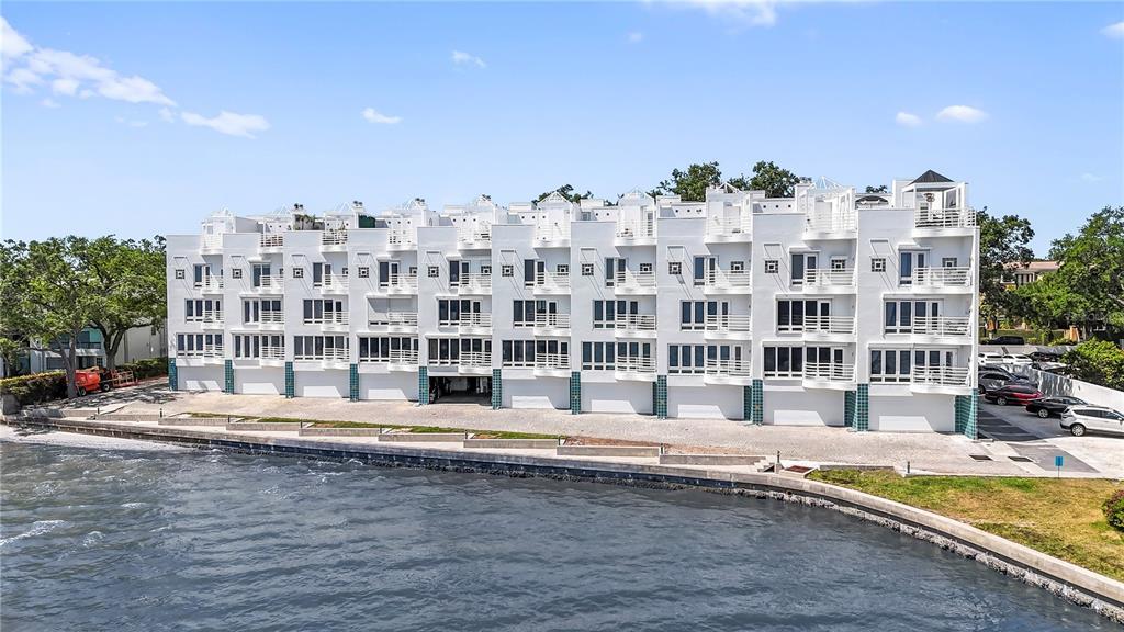 Picture of 4950 Bayshore Boulevard Unit 27, Tampa, FL 33611