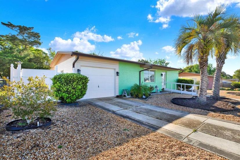 Picture of 1054 Embassy Avenue, Spring Hill FL 34606