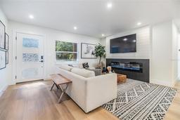 Picture of 401 N Manhattan Avenue, Tampa, FL 33609