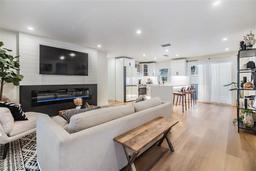 Picture of 401 N Manhattan Avenue, Tampa, FL 33609