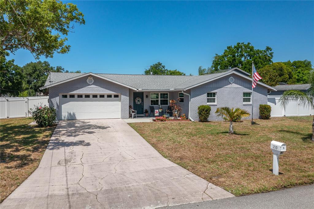 Picture of 210 Citrus Drive, Winter Haven, FL 33884
