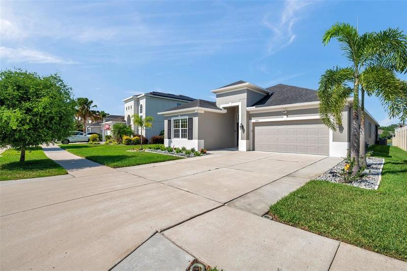 Picture of 17616 Bright Wheat Drive, Lithia FL 33547