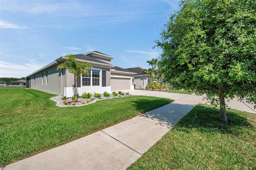 Picture of 17616 Bright Wheat Drive, Lithia FL 33547