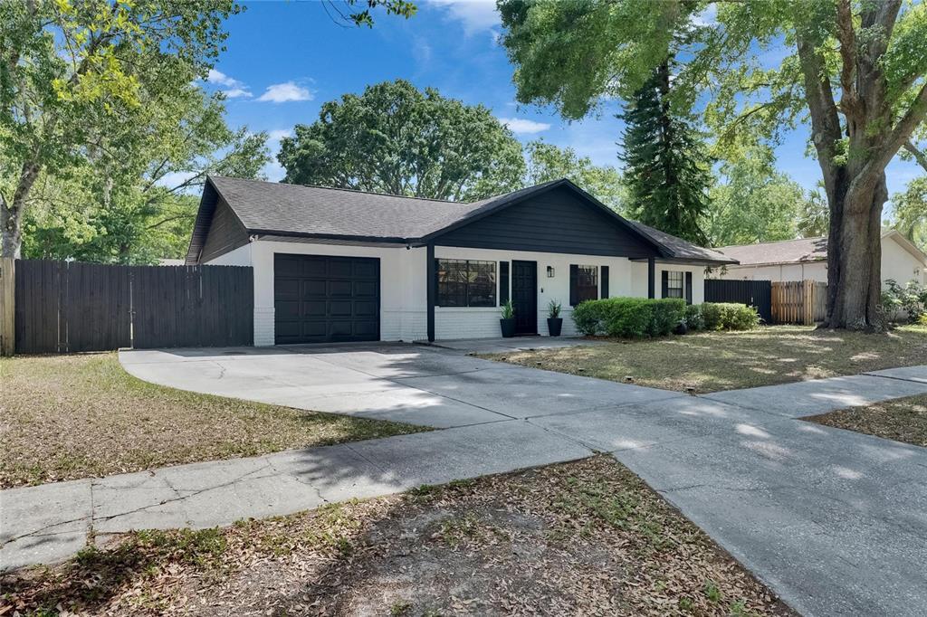 Picture of 2420 Forrest Crest Circle, Lutz, FL 33549