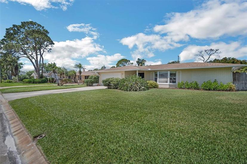 Picture of 1137 86Th Avenue N, St Petersburg FL 33702