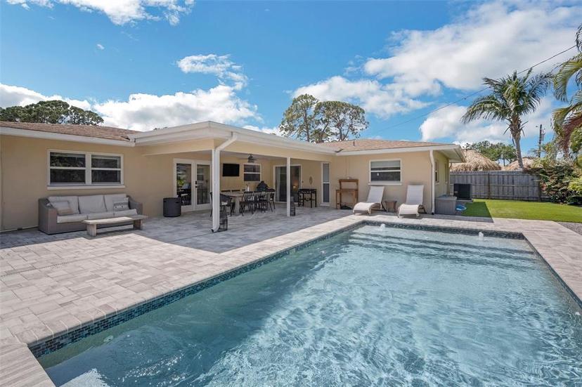 Picture of 1137 86Th Avenue N, St Petersburg FL 33702